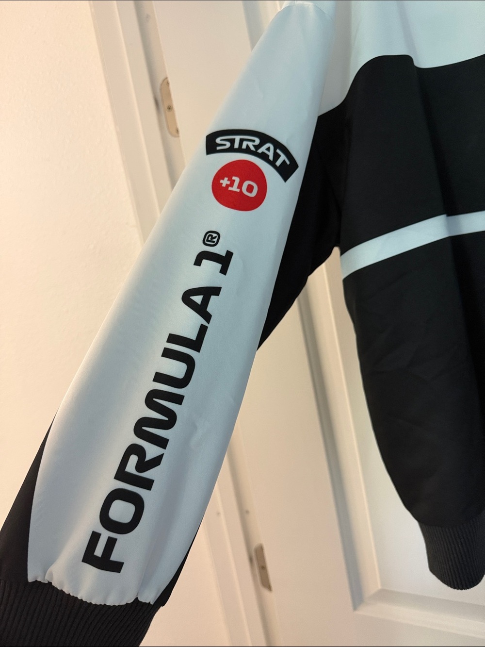 Formula Racing Windbreaker - Picture 3 of 4